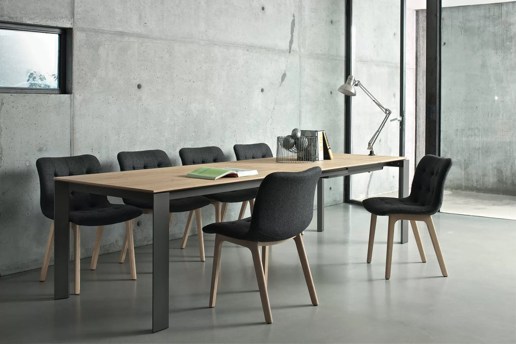 Pascal Extendable Table