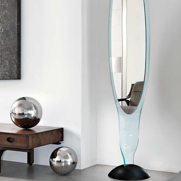 Italian glass dining tables by Sovet Italia and FIAM at MyConcept Hong Kong