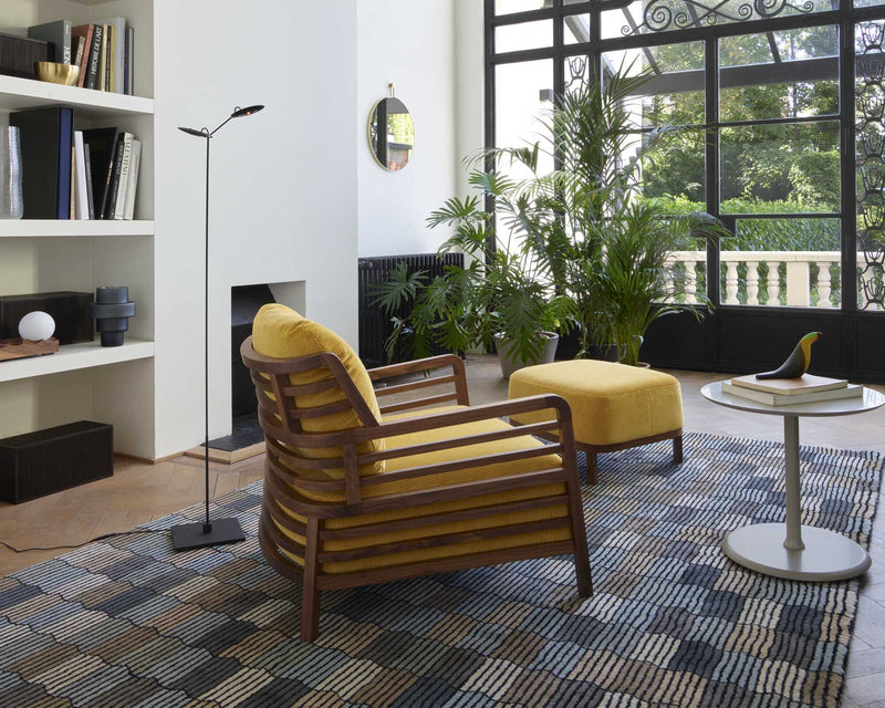 Ligne Roset Élysée Pedestal Table With Two Surfaces - MyConcept Hong Kong