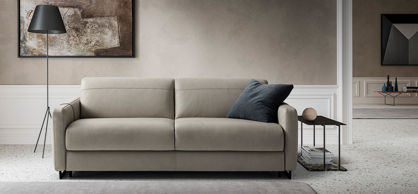 Maya by Nicoline Italia - front view