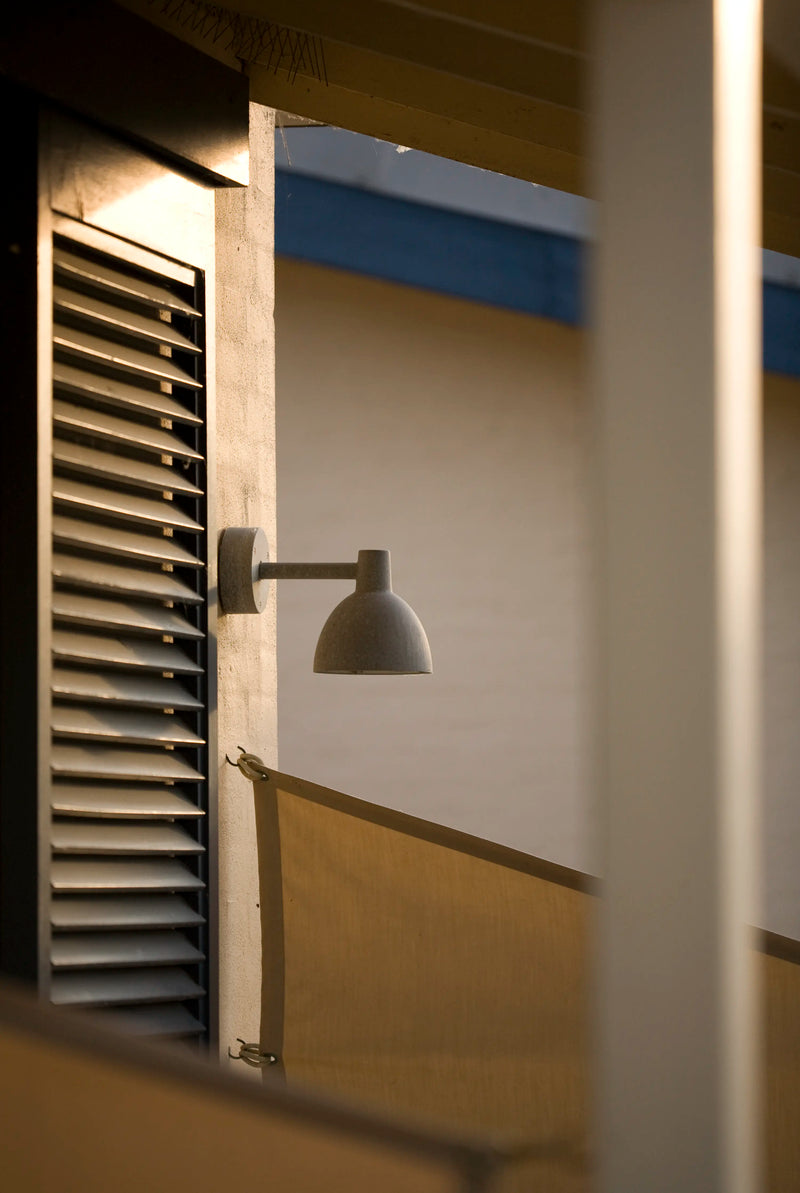 Toldbod Wall - lifestyle