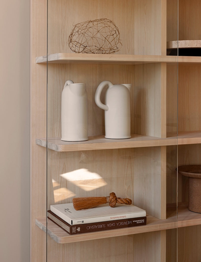 Hikari Cabinet