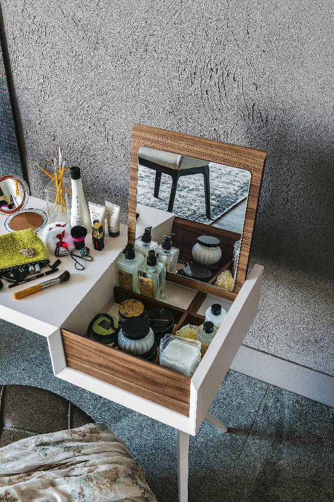 CATTELAN BATIK Desk - MyConcept Hong Kong