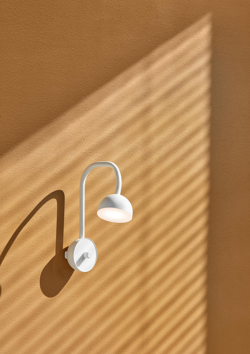 Blush wall lamp