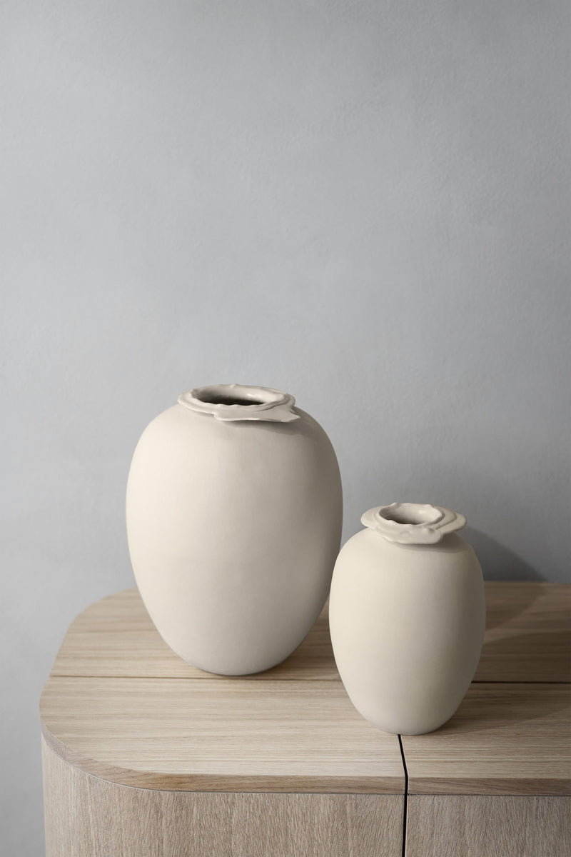 Brim vase