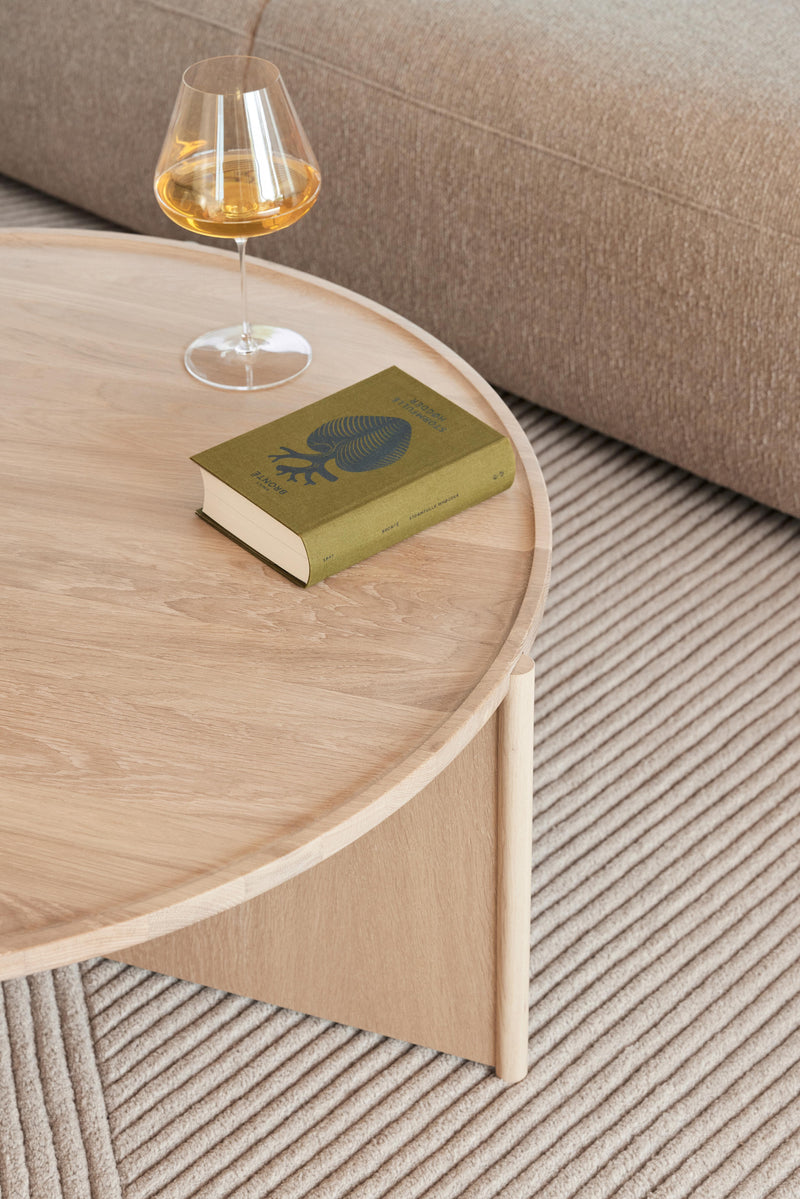 Cling coffee table circular