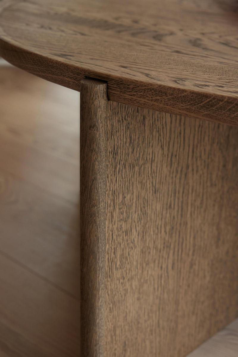 Cling coffee table circular