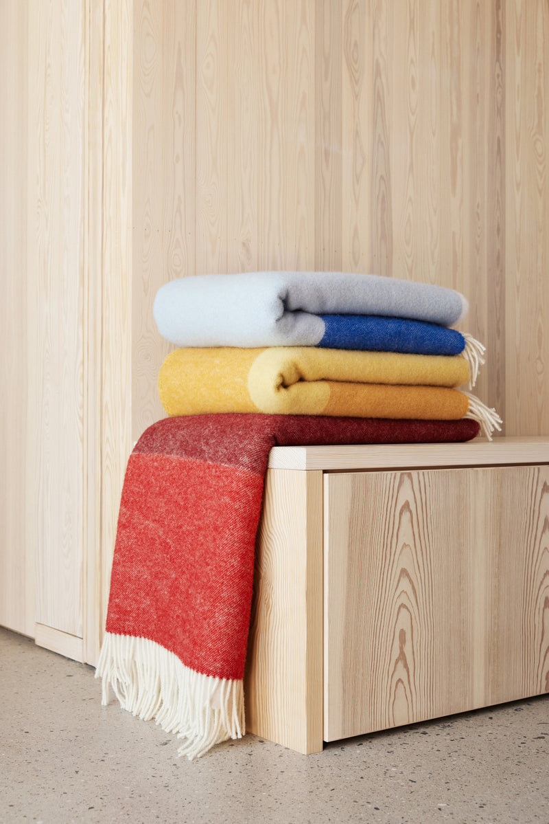 Echo throw blanket