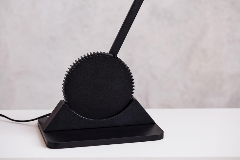 Gear table lamp