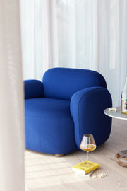 Gem lounge chair w/armrests