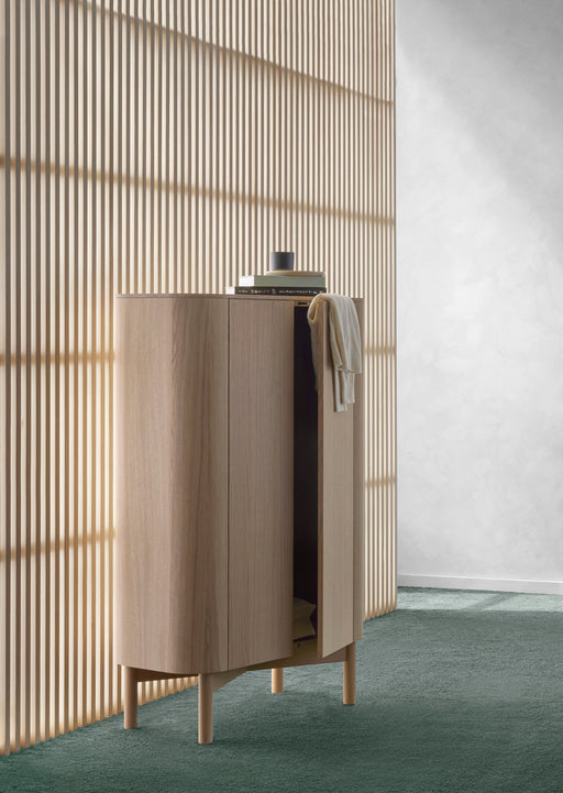 Loud cabinet