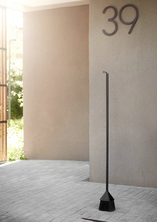 Mim outdoor broom