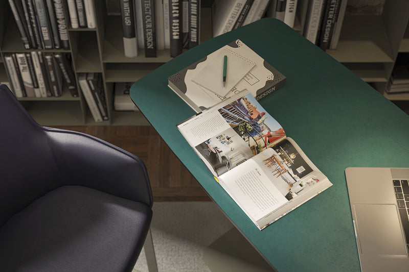 RUNNER Leather Desk