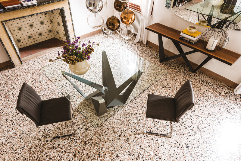 SKORPIO Table