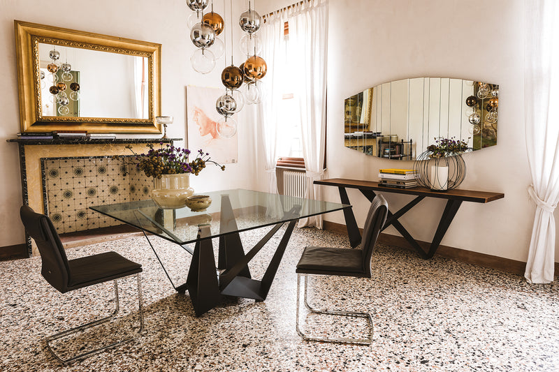 SKORPIO Table