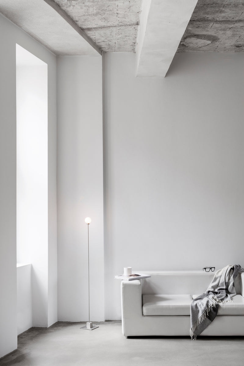 Snowball floor lamp
