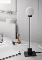 Snowball table lamp