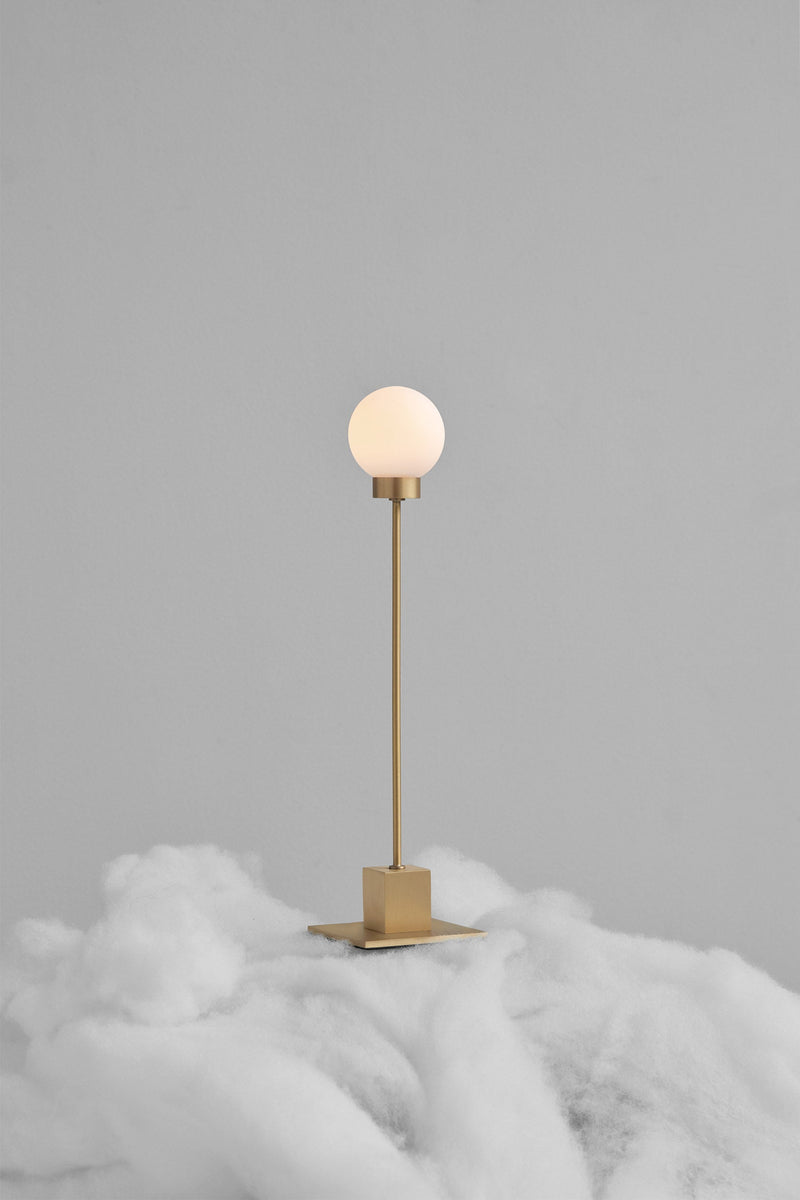 Snowball table lamp