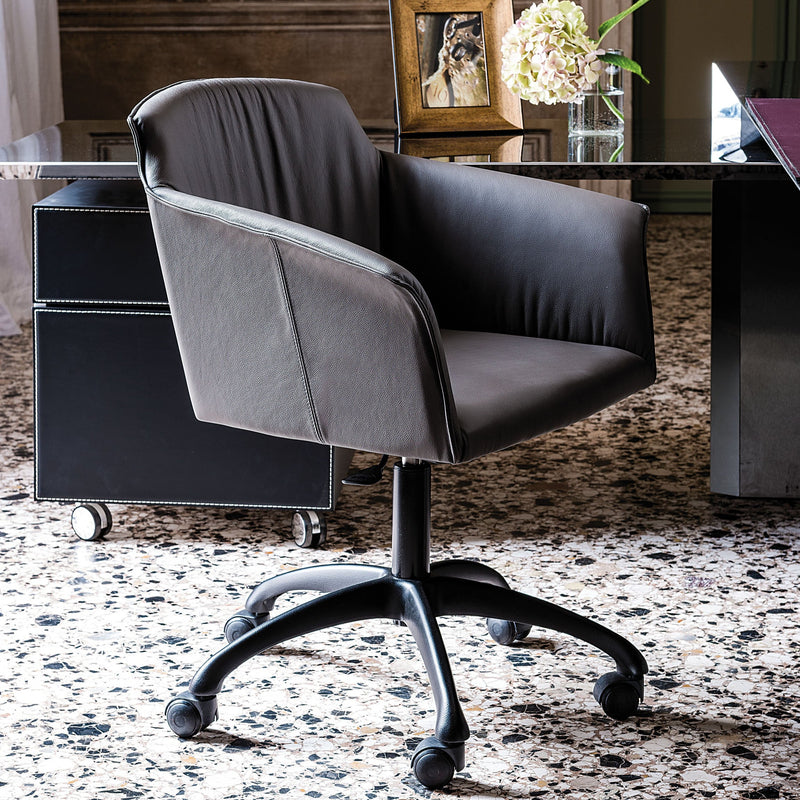 TYLER Wheels Armchair