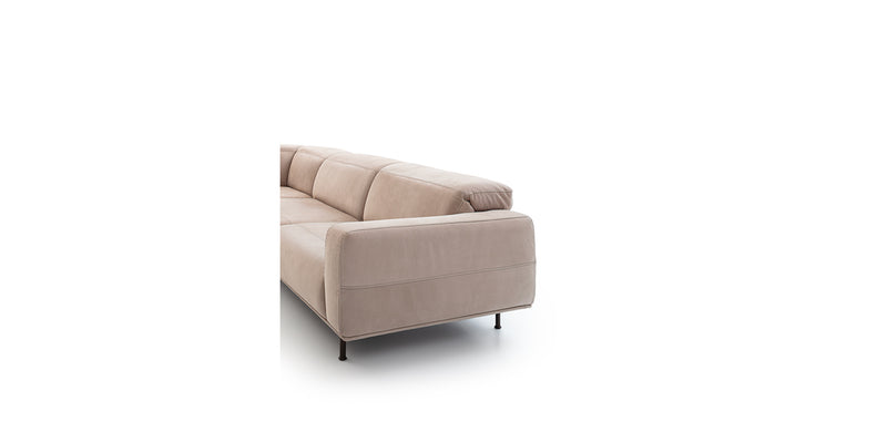 Wing by Nicoline Italia - angle view