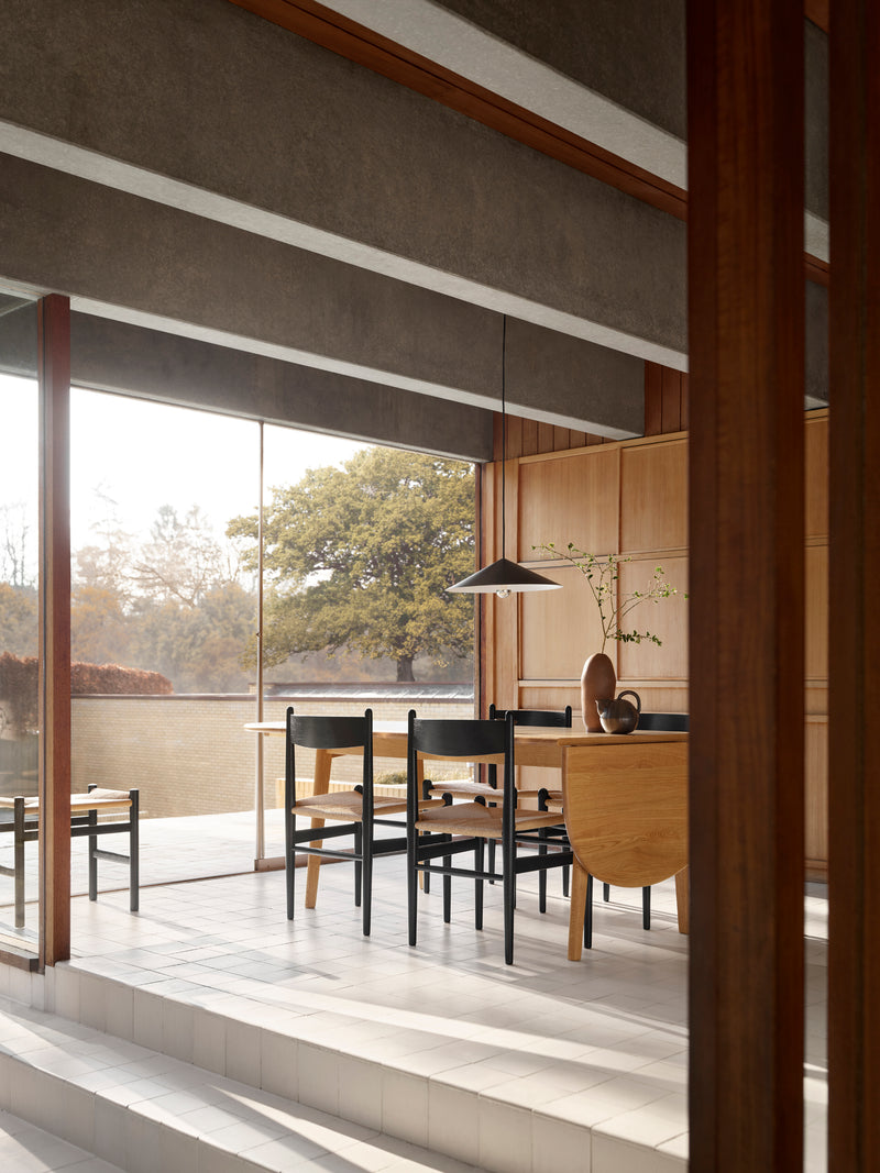 BT1001 Pendant No 1 in dining room with CH36 chairs