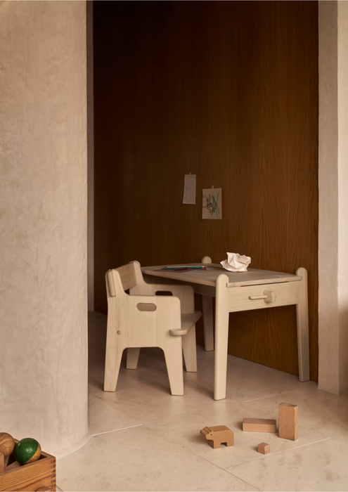 CH411 Peter's Table - MyConcept Hong Kong