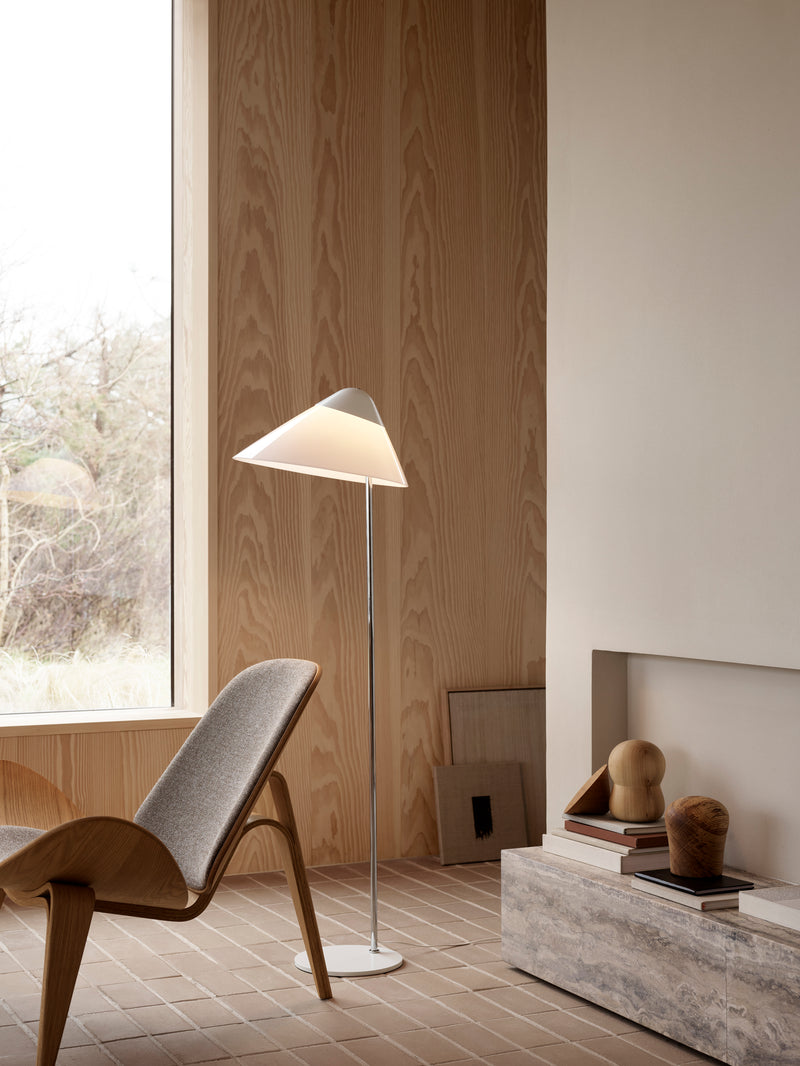 HJW03 Opala Floor Lamp in living room with CH07 chair