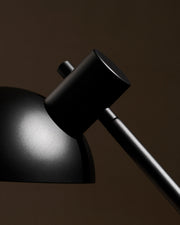 MO310 Table Lamp black detail