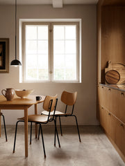 MO330 Pendant in dining room with OW224 table