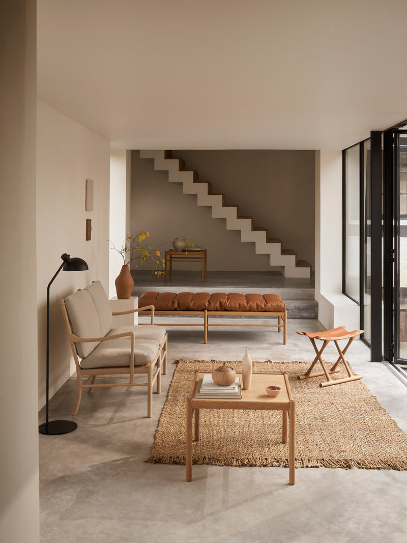MO320 Floor Lamp in lounge setting with OW149 chair
