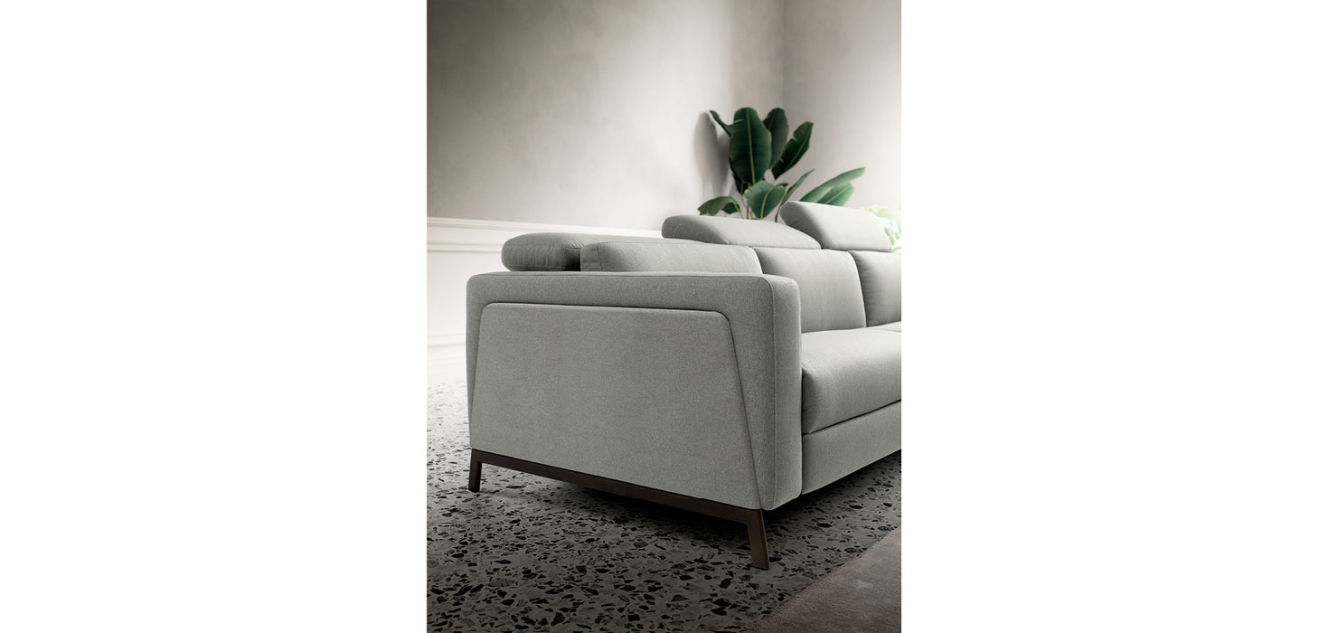 Wagner by Nicoline Italia - angle view