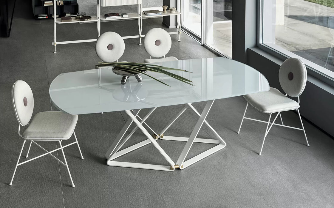 Delta Extendable Barrel Crystal Table