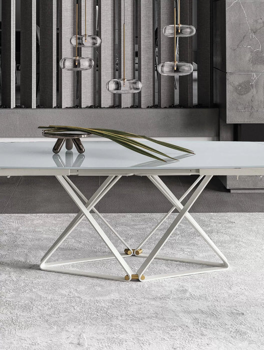 Delta Extendable Barrel Crystal Table