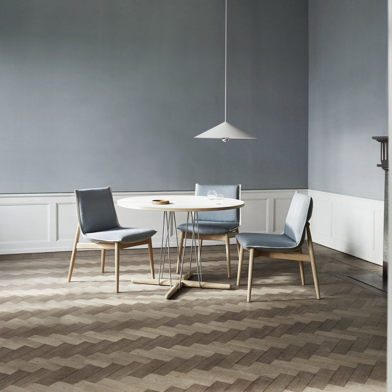 E004 Embrace Chair - MyConcept Hong Kong