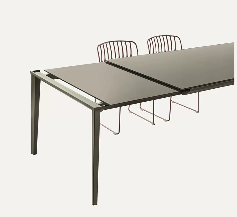 Echo Extendable Table