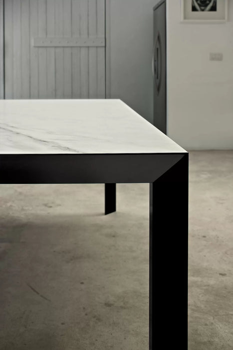 Genio Extendable Table