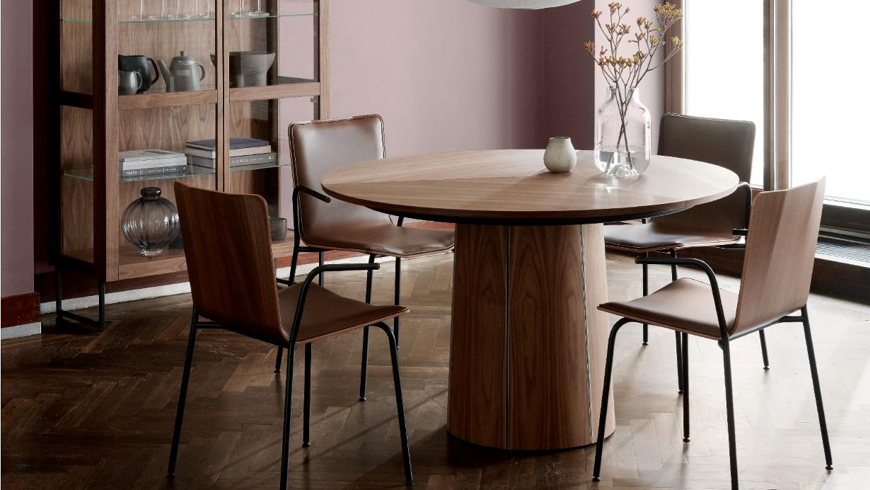 SM 33 Dining Table