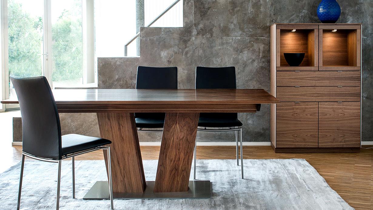 SM 39 Dining Table