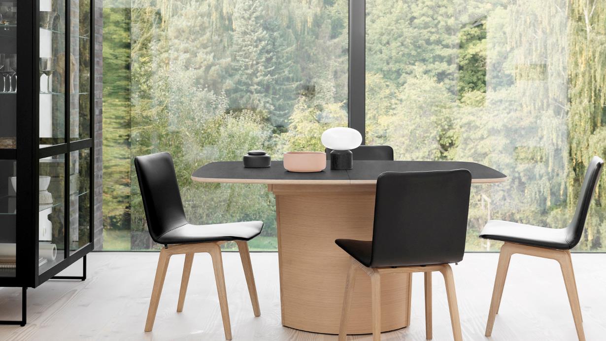 SM 116 Dining Table