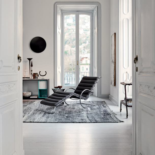 The Mies van der Rohe Adjustable Chaise Longue Chair - MyConcept Hong Kong