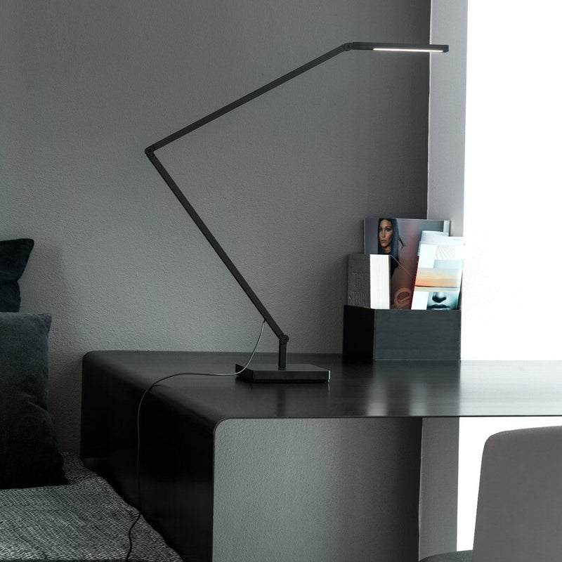 UNTITLED TABLE linear Table Lamp - MyConcept Hong Kong