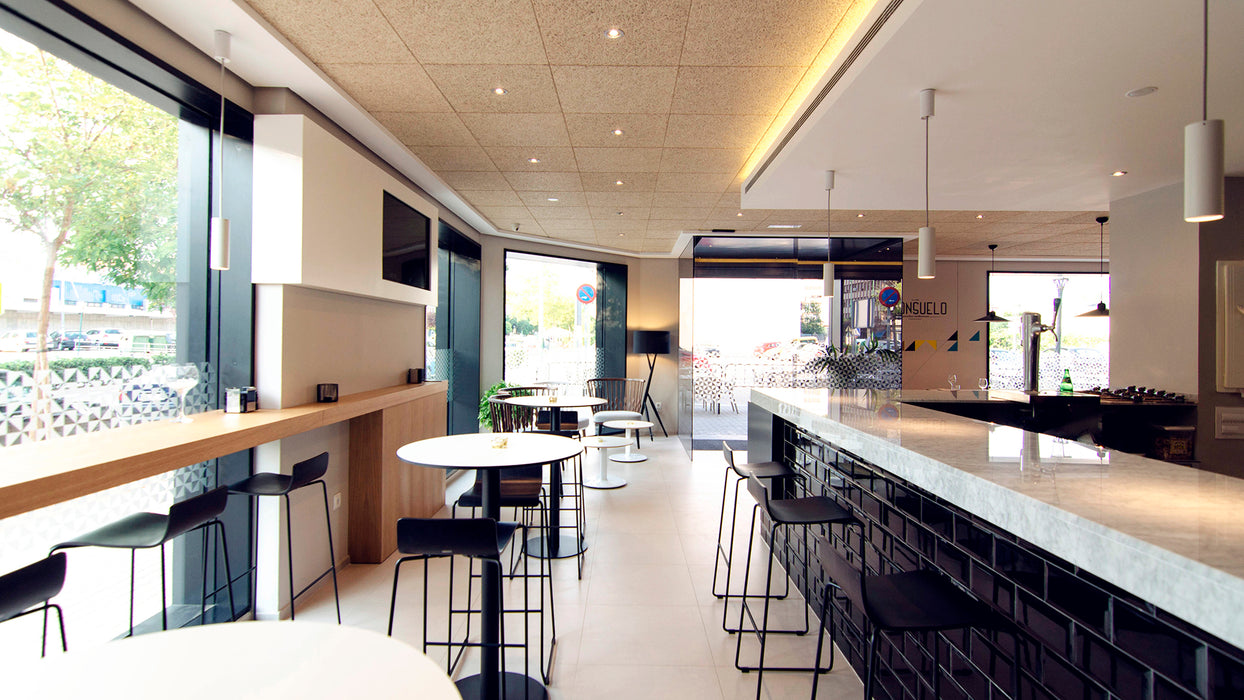 ESSENTIALS Dot Square Tilt - MyConcept Hong Kong