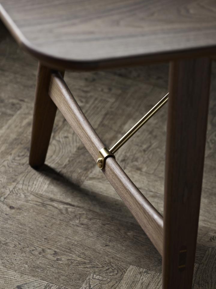 BM1160 Hunting Table - MyConcept Hong Kong